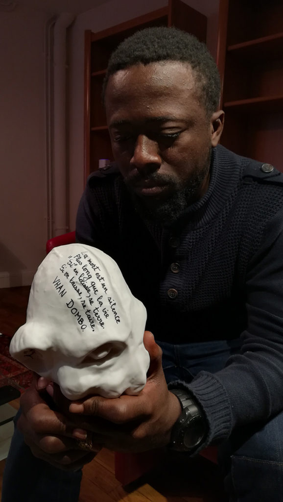 Vhan Olsen Dombo Auteurs et porcelaine